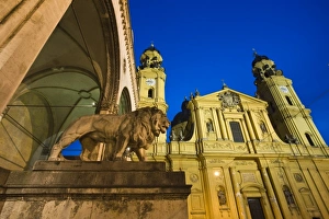 Germany, Bayern-Bavaria, Munich. Feldherrnhalle and Theatinerkirche St. Katejan church, evening