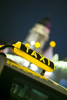 Images Dated 26th December 2013: Germany, Berlin, Mitte, Gendarmenmarkt, Christmas market, taxi with Deutscher Dom, dusk