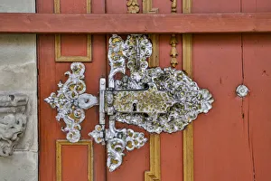 Images Dated 29th April 2015: Germany, Dinklesbuehl, Door Hinge