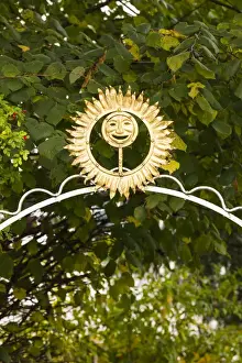 Images Dated 3rd November 2014: Germany, Hesse, Darmstadt, Mathildenhohe Kunstlerkolonie Park, Jugendstil gate detail