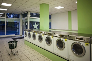 Images Dated 4th November 2014: Germany, Hesse, Darmstadt, self-service laundry, interior