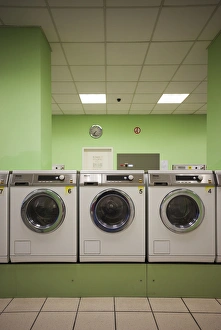 Images Dated 4th November 2014: Germany, Hesse, Darmstadt, self-service laundry, interior
