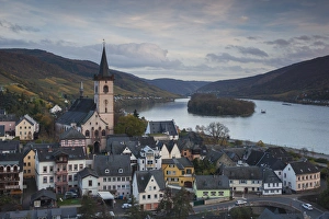 Images Dated 8th November 2014: Germany, Hesse, Lorch am Rhein, elevated town view, late afternoon