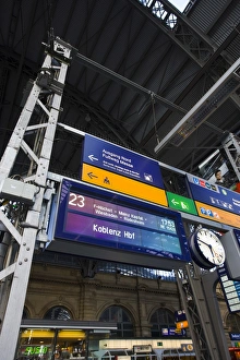 Images Dated 1st May 2008: GERMANY, Hessen, Frankfurt am Main. Main Train Station, Hauptbahnhof interior