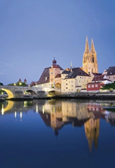 Images Dated 28th June 2005: Germany, Regensburg, Old Town Skyline with St. Peters Cathedral & Danube River