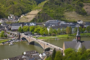 Images Dated 3rd May 2008: GERMANY, Rheinland-Pfaltz, Mosel River Valley, Cochem. Town riverfront along Mosel River
