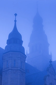 Images Dated 2nd November 2014: Germany, Rheinland-Pfalz, Speyer, Dom cathedral, dawn, fog