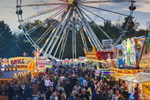 Images Dated 2nd November 2014: Germany, Rheinland-Pfalz, Speyer, autumn carnival with ferris wheel, dusk