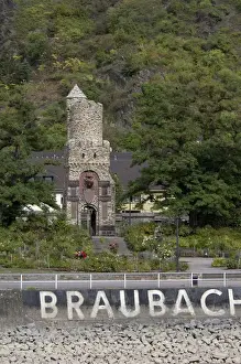 Images Dated 24th September 2009: Germany, Rhine River. View along the Rhine River between Mainz & Koblenz at Braubach