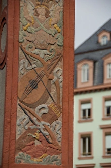 Images Dated 24th September 2009: Germany, Rhineland Palatinate, Mainz. Cathedral Square, historic fountain dating