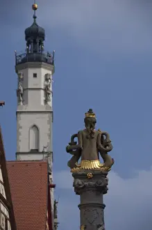 Images Dated 22nd September 2009: Germany, Rothenburg, Market Square (aka Marktplatz). Fountain in front of Town Hall