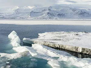 Images Dated 27th January 2020: Glacial lagoon Jokulsarlon at Breidamerkurjokullin National Park Vatnajokull during