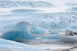 Images Dated 24th February 2015: Glacier Fjallsjoekull and its lake Fjallsarlon in the Vatnajokull NP during winter