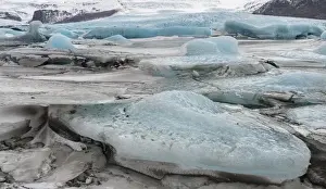 Images Dated 24th February 2015: Glacier Fjallsjoekull and its lake Fjallsarlon in the Vatnajokull NP during winter