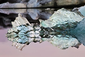Images Dated 22nd July 2010: Glacier Lagoon at sunrise, Iceland