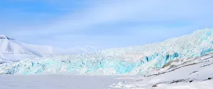 Lonely Prints: Glacier Nordenskioldbreen and frozen Adolfbukta