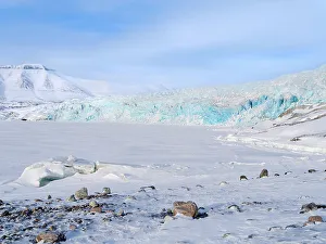 Lonely Prints: Glacier Nordenskioldbreen and frozen Adolfbukta