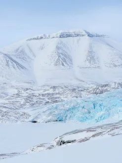 Lonely Prints: Glacier Nordenskioldbreen and frozen Adolfbukta