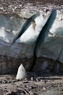 Images Dated 5th October 2009: Glacier snout of Schlatenkees. The ice shows layers, shearmarks and moraine debris