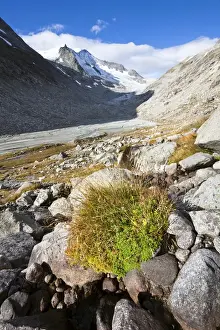 Images Dated 6th October 2009: The glacier Viltragenkees in the National Park Hohen Tauern is showing signs of rapid retreat