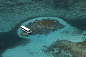 Images Dated 5th October 2007: Glass Bottomed Boat and Reef, Green Island, Great Barrier Reef Marine Park, North Queensland
