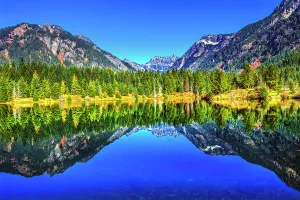 Images Dated 20th January 2024: Gold Lake water reflection Mount Chikamin
