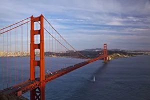 Images Dated 7th May 2010: The Golden Gate Bridge from the Marin Headlands in San Francisco, California, USA