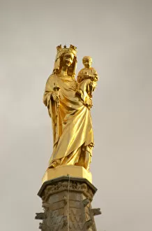 Images Dated 14th December 2007: A golden madonna and child on the church tower of cathedral in bordeaux, newly renovated