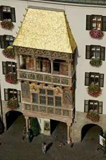 Images Dated 4th October 2004: Goldenes Dachl (Golden Roof), Old Innsbruck, Tirol, Austria
