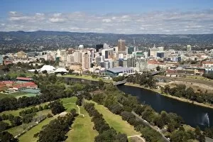 Images Dated 29th August 2006: Golf Course, River Torrens and Central Business District, Adelaide, South Australia