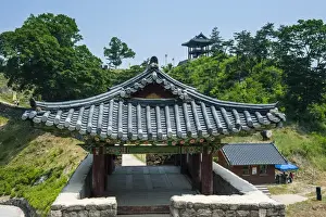 Images Dated 27th May 2011: Gongsanseong castle, Gongju, South Chungcheong Province, South Korea