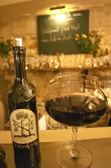 Red Wine Prints: The gourmet Restaurant Le Jardin d Ausone in the old town in Bordeaux: the bar