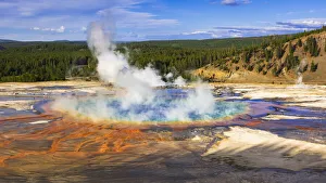 Grand Prismatic Spring, Yellowstone National Park, Wyoming, USA