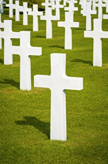 Images Dated 28th April 2011: Graves at the American Cemetery, Omaha Beach, Colleville-sur-Mer, Normandy, France