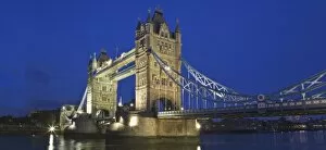 Images Dated 22nd September 2007: Great Britain, London. The historic Tower Bridge and River Thames at night