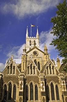 Images Dated 22nd September 2007: Great Britain, London. View of the Southwark Cathedral