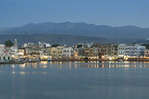 Images Dated 1st June 2006: GREECE-CRETE-Hania Province-Hania: Dusk / Evening at the Venetian Port