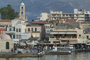 Images Dated 1st June 2006: GREECE, CRETE, Hania Province, Hania: Dusk / Evening at the Venetian Port