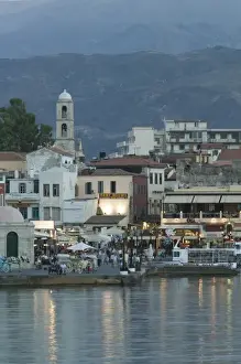 Images Dated 1st June 2006: GREECE, CRETE, Hania Province, Hania: Dusk / Evening at the Venetian Port