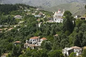 GREECE, CRETE, Hania Province, Lakki: Town View of Mountain Town