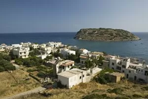 Images Dated 27th May 2006: GREECE, CRETE, Lasithi Province, Mohlos: Resort Town View with Agios Nikolaos Island