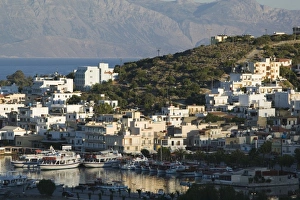 Images Dated 28th May 2006: GREECE, CRETE, Lasithi Province, Elounda: Port View / Sunset