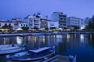 Images Dated 27th May 2006: GREECE-CRETE-Lasithi Province-Agios Nikolaos: View of the Cafes by Voulismeni Lake / Dusk