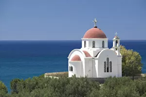 Images Dated 28th May 2006: GREECE-CRETE-Lasithi Province-Myrtos: Seaside Chapel