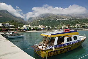 Images Dated 30th May 2006: GREECE, CRETE, Rethymno Province, Plakias: Town and Harbor