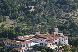 Images Dated 30th May 2006: GREECE, CRETE, Rethymno Province, Spili: Town Church