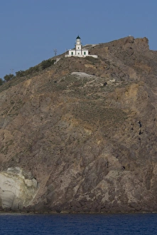 Images Dated 11th May 2009: Greece, Cyclades, Island of Santorini (aka Thira). Santorini lighthouse