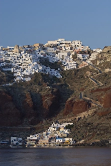 Images Dated 11th May 2009: Greece, Cyclades, Island of Santorini (aka Thira). Typical cliff top homes