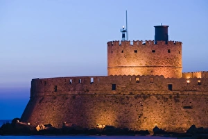 Images Dated 21st May 2006: GREECE, Dodecanese Islands, RHODES, Rhodes Town: Lighthouse of Agios Nikolaos / Mandraki