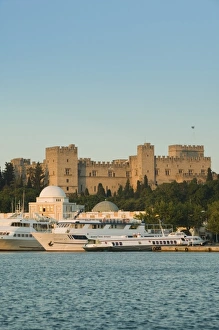 Images Dated 21st May 2006: GREECE, Dodecanese Islands, RHODES, Rhodes Town: Palace of the Grand Masters / Mandraki